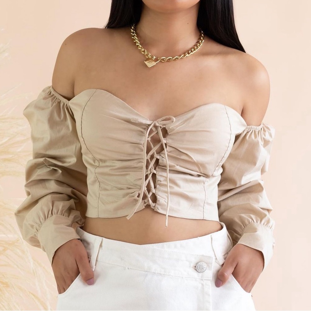 Cream top from a Peruvian brand, never used. Size: S\M